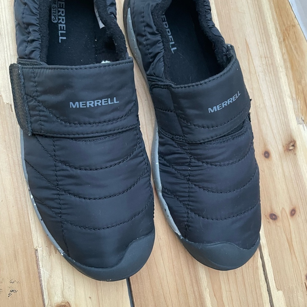 Merrell Men's Black Quilted Sneakers - Picture 3 of 6
